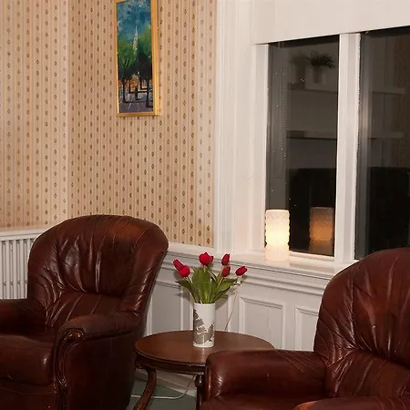 Centerspot Apartment *